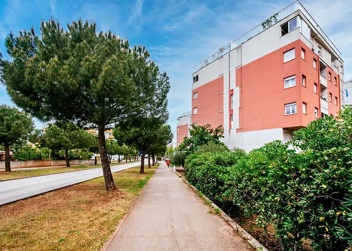 Vista - With Free Parking Apartment *