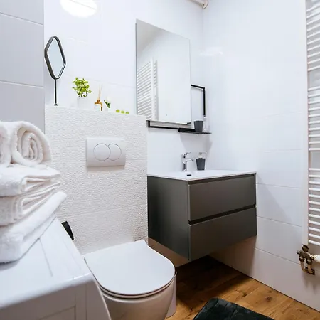Vista Apartment *