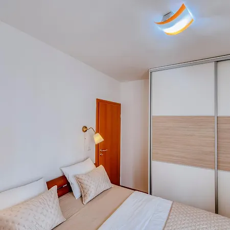Vista - With Free Parking Apartamento Zadar