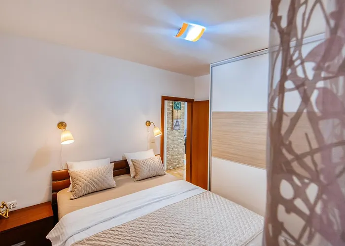 Vista - With Free Parking