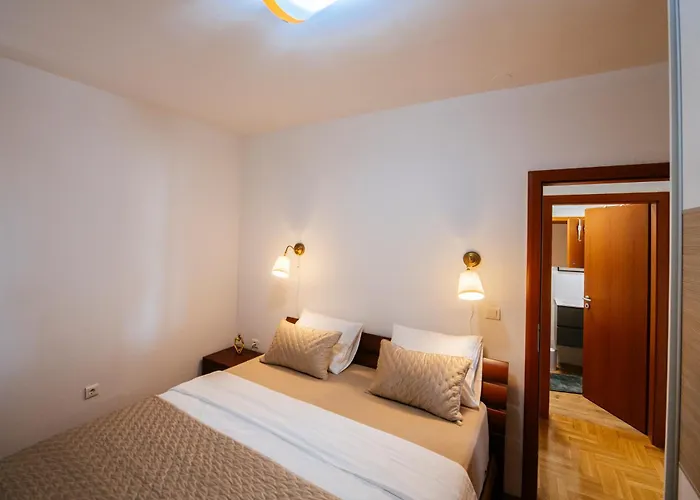 Vista - With Free Parking